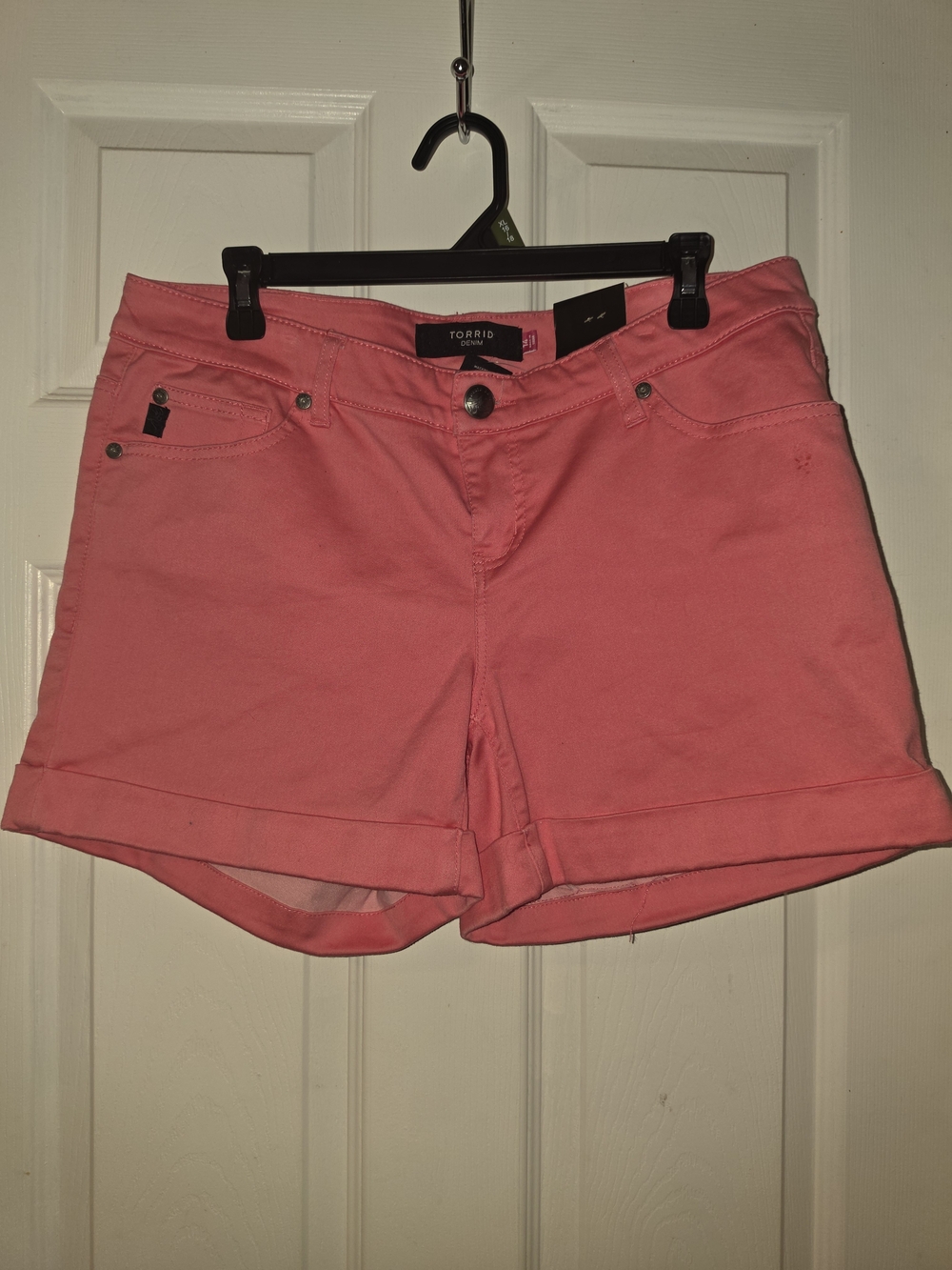 Torrid Pink Roll-Cuff Women’s Shorts Size 14